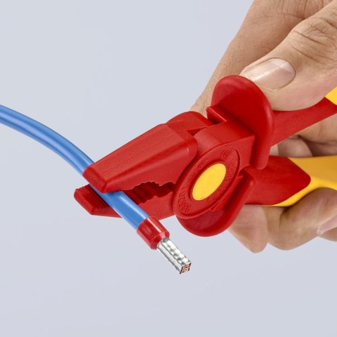 SZCZYPCE PŁASKIE Z TWORZYWA SZTUCZNEGO IZOLOWANE 180MM SZCZYPCE PŁASKIE Z TWORZYWA SZTUCZNEGO IZOLOWANE 180MM